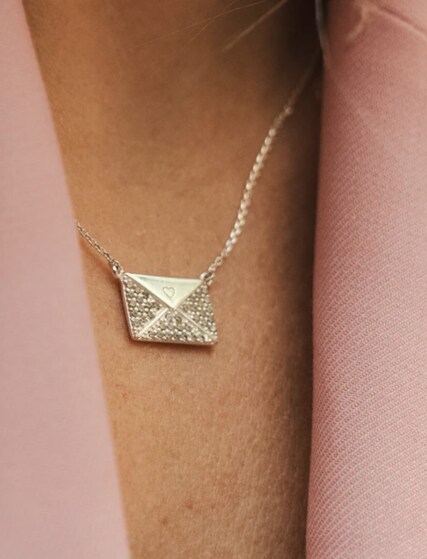 By Sofia Wistam Glam: Love Letter
