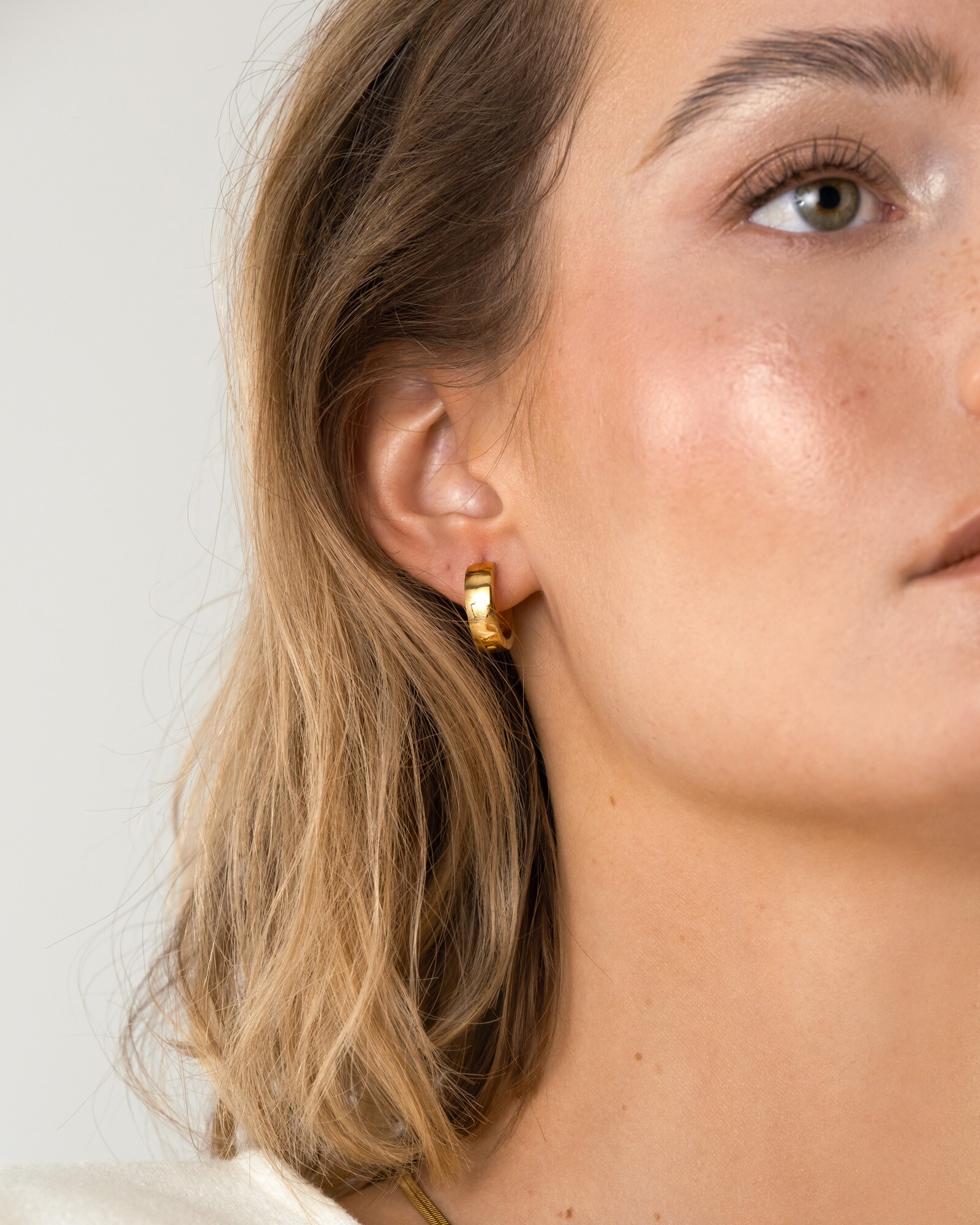 Mockberg Chunky Gold Hoops Medium