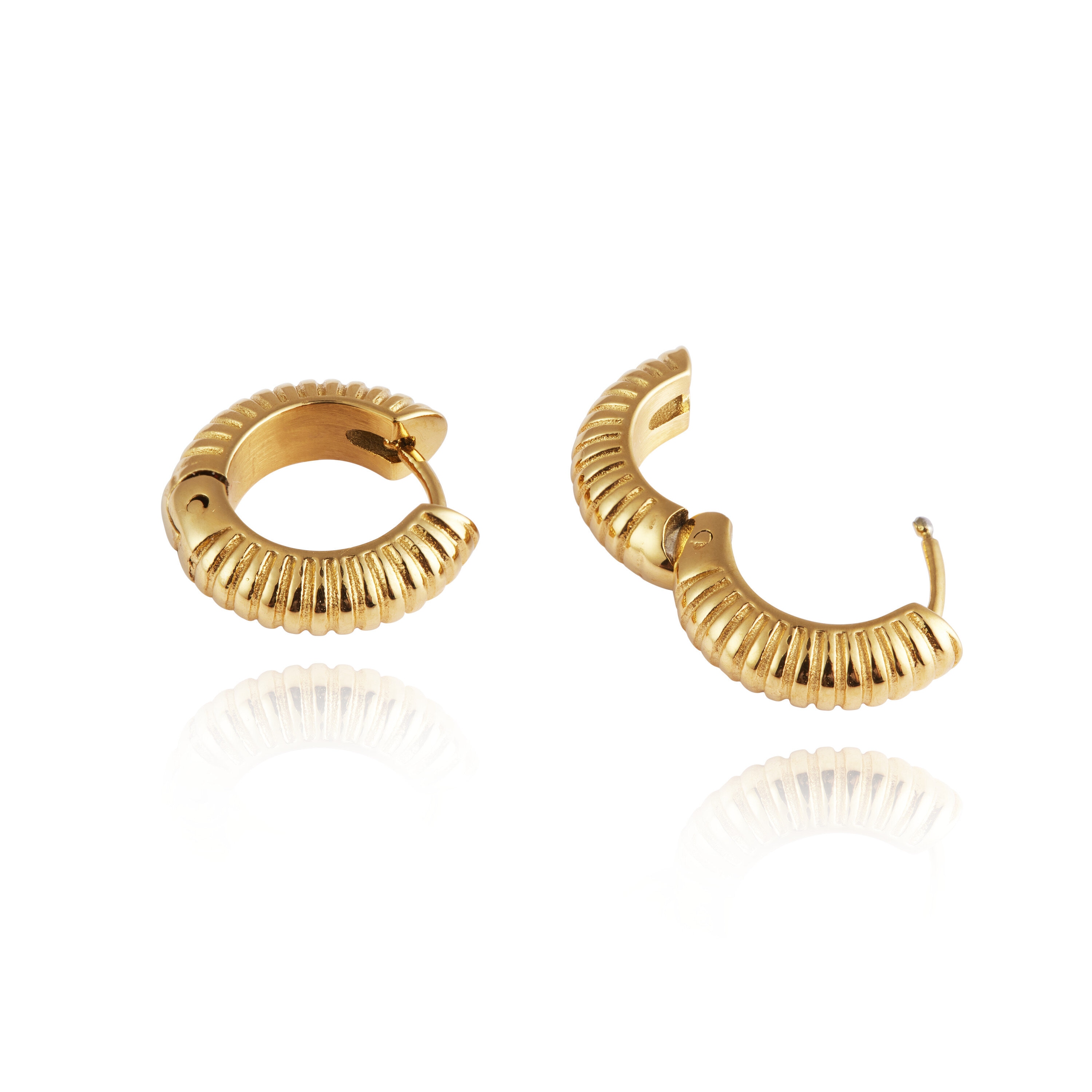 Mockberg Ribbed Hoops Gold Medium