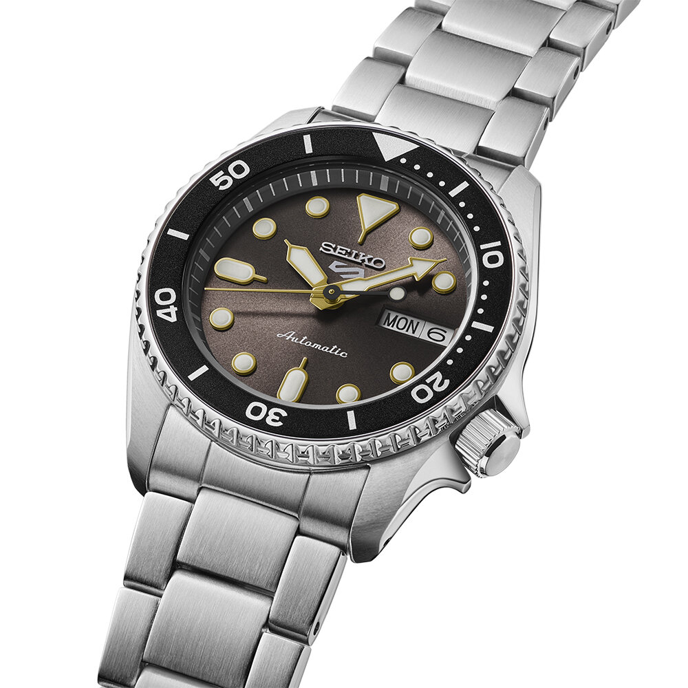 Seiko 5 Sports