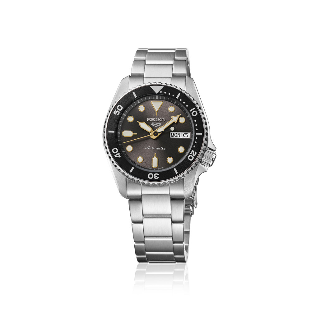 Seiko 5 Sports